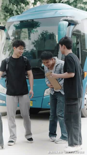 奶奶的废品车载我进清华（60集）好看短剧抢先看