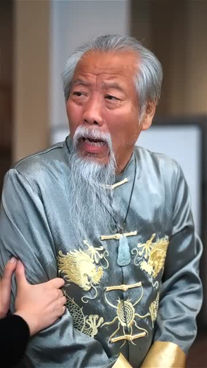 我的报纸能预知未来（95集）热门短剧大全