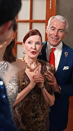 未知的亿万富翁（59集）女主谁演的