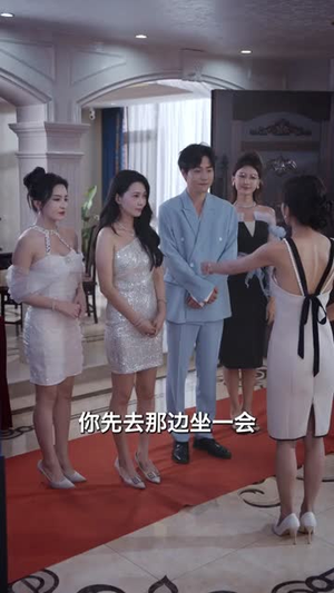 下山即巅峰:七个师姐超护短(80集) 下山即巅峰:七个师姐超护短(80集) 全集免费观看