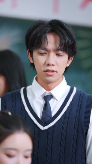 离校后，全校盼我归来（80集）免费短剧大全