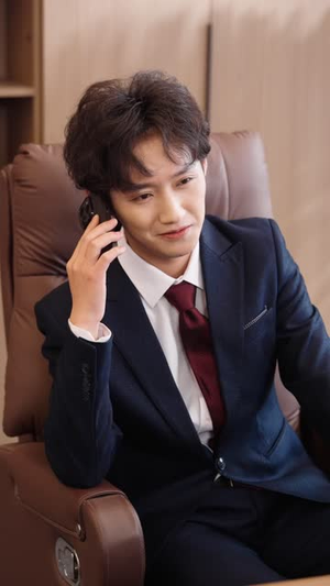 穿越短剧，我靠美女续命（98集）看精彩短剧