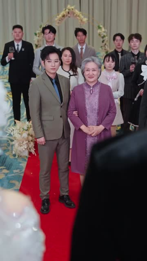 退！退！退！这个保镖不对劲（67集）爆款短剧一起追