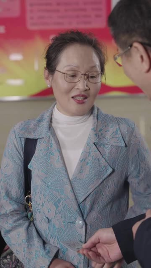父母不是吸血包（60集）哪个网站可以看