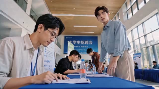 听,叶子的来信(36集) 听,叶子的来信(36集)精彩好看短剧