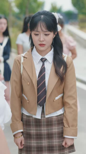 学长,你的网恋女友不是我(42 集) 学长,你的网恋女友不是我(42 集)短剧介绍