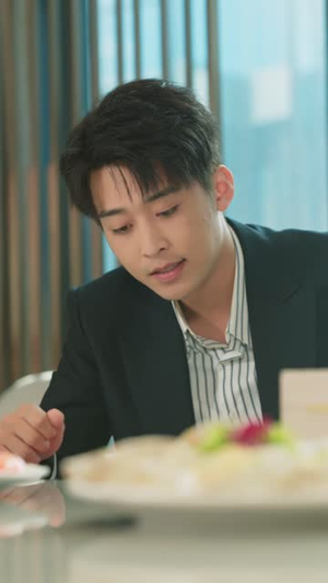 爸妈去世后黄毛弟弟成了我的监护人(70 集) 爸妈去世后黄毛弟弟成了我的监护人(70 集)超爽短剧推荐
