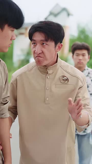 乡镇大亨:从辞职返乡开始(86 集) 乡镇大亨:从辞职返乡开始(86 集)单集点赞破百万的神作
