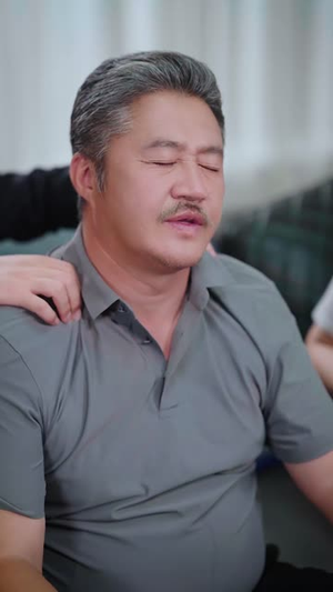 我靠卤味走上人生巅峰（98 集）在线播放