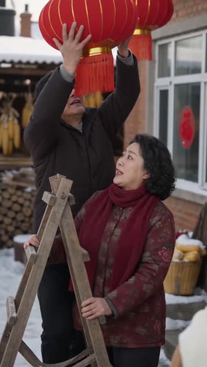 火车上捡来的小土豆成了咱家宝(122集) 火车上捡来的小土豆成了咱家宝(122集)类似的短剧