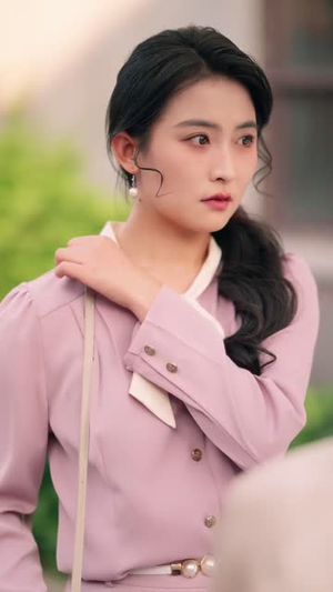 穿越到四十年后男朋友和别人结婚了（42 集）新剧开播