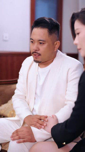 一部旧手机,我戳破老公真面目(67 集) 一部旧手机,我戳破老公真面目(67 集)逃荒短剧